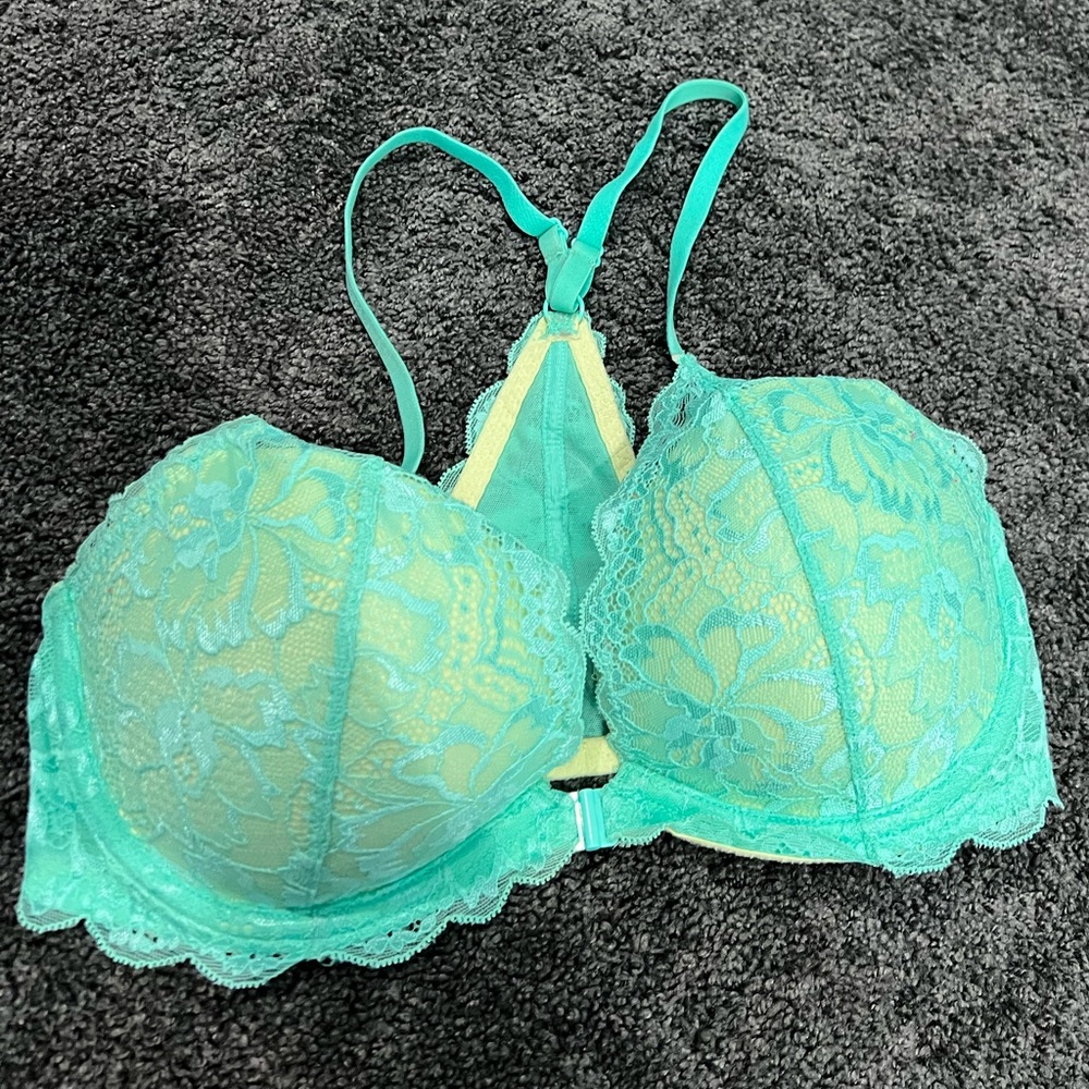 Victoria’s Secret Pink Date Racerback front closure bra size 34D lacey